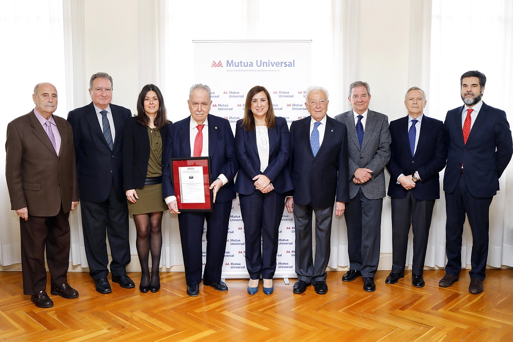 Mutua Universal recibe el certificado ‘IURISCERT’ de buenas prácticas empresariales Mutua Universal recibe el certificado ‘IURISCERT’ de buenas prácticas empresariales