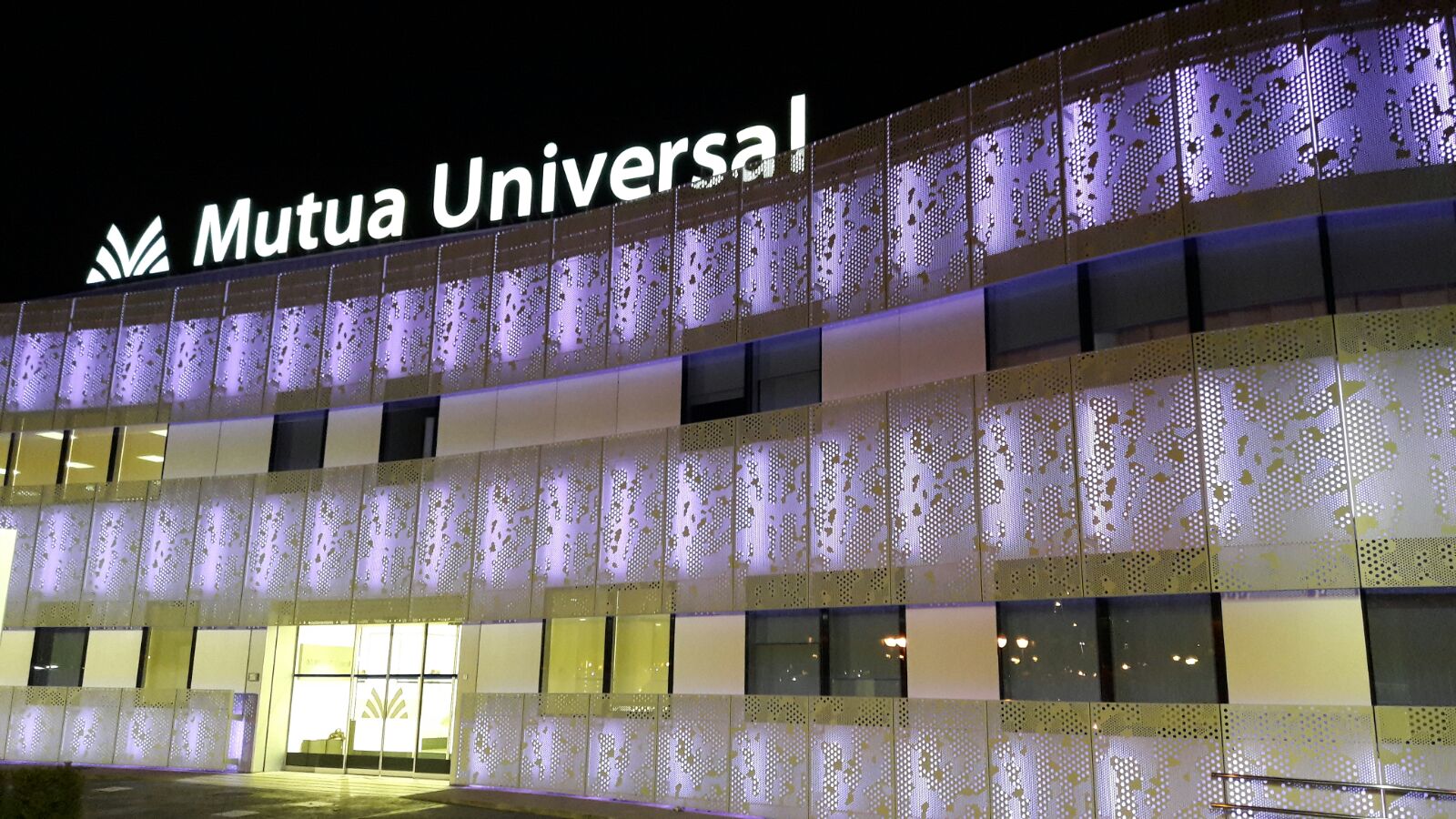 Mutua Univeral se une al rosa Mutua Univeral se une al rosa