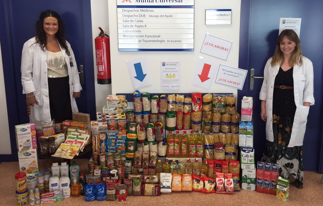 Mutua Universal recolle máis de 4 toneladas de alimentos, un 33% máis que na anterior campaña contra a fame Mutua Universal recolle máis de 4 toneladas de alimentos, un 33% máis que na anterior campaña contra a fame