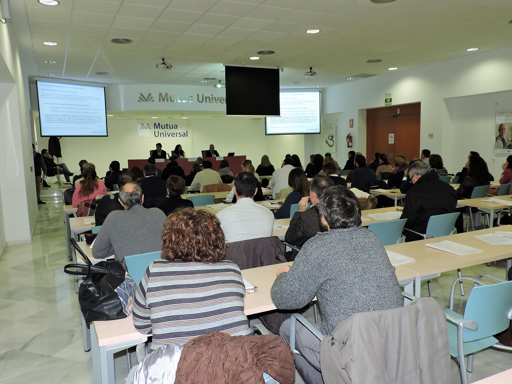 Asistentes a la jornada informativa sobre la nueva Ley del Autónomo en Mutua Universal Sevilla Asistentes a la jornada informativa sobre la nueva Ley del Autónomo en Mutua Universal Sevilla