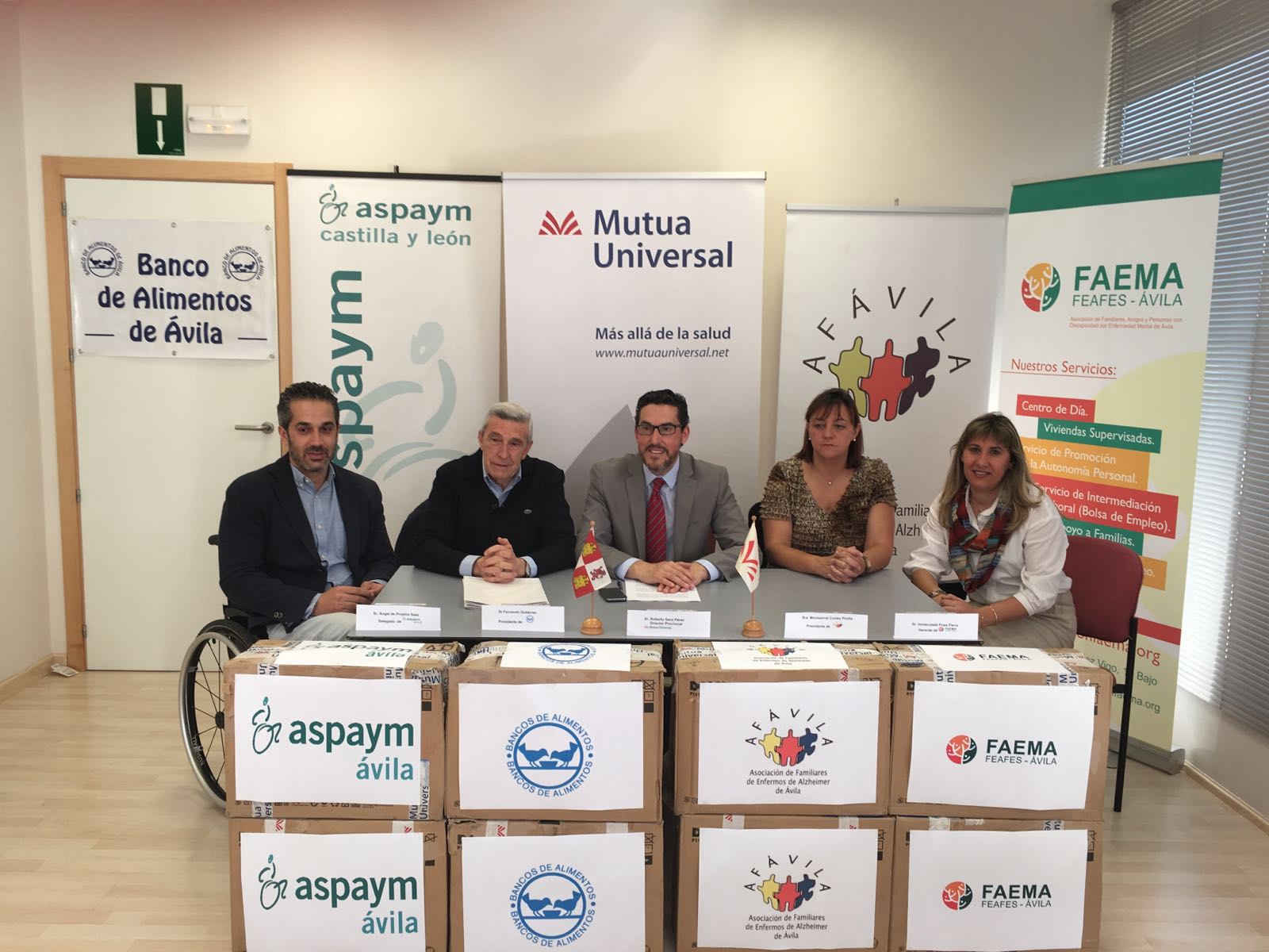 Mutua Universal colabora con onegés de Ávila mediante la donación de equipos informáticos