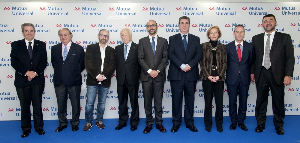 Foto autoridades asistentes inauguracion centro asistencial Barcelona Rossello de Mutua Universal