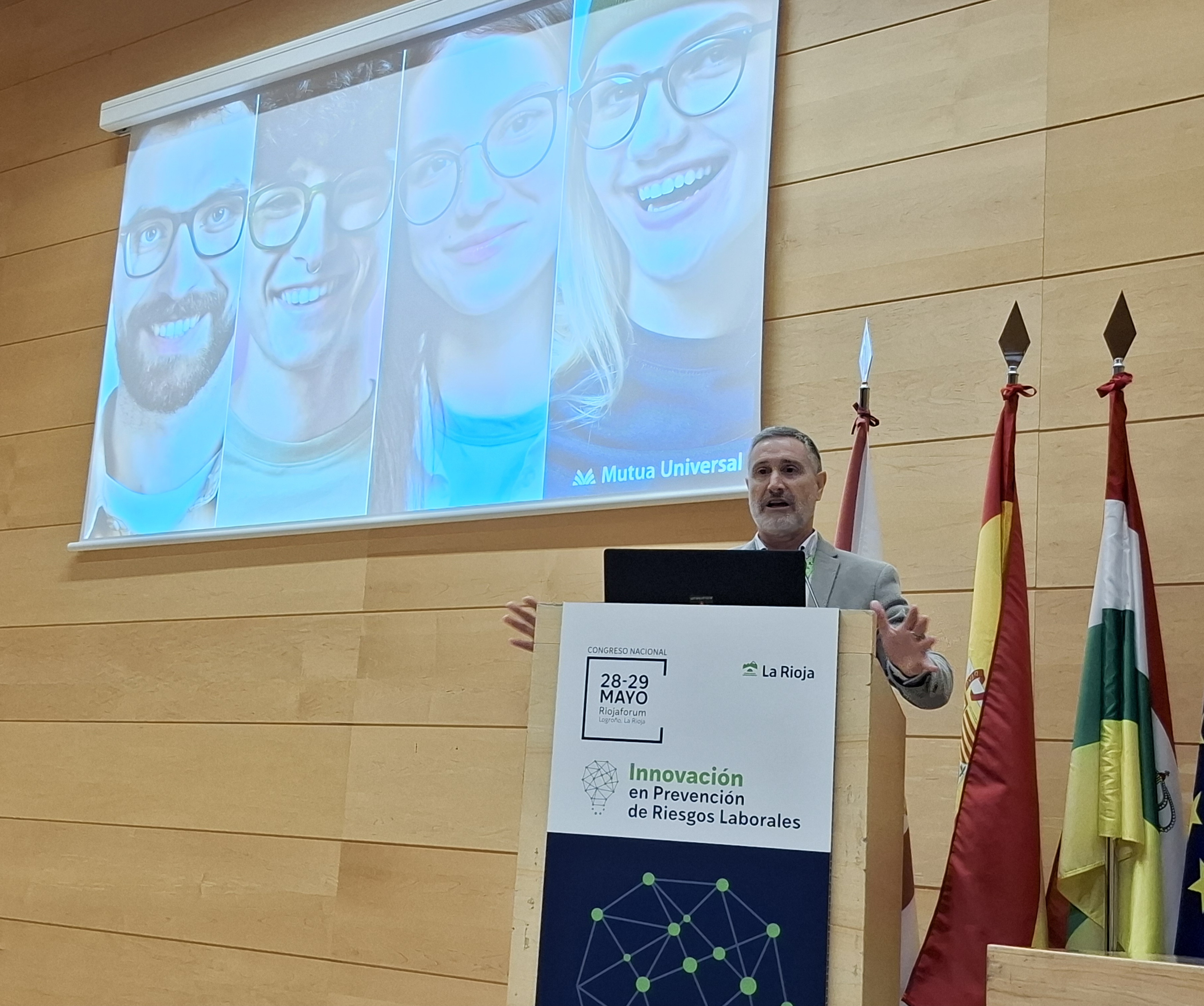 José Antonio Tomás, tècnic de prevenció del Laboratori d'Ergonomia de Mutua Universal José Antonio Tomás, tècnic de prevenció del Laboratori d'Ergonomia de Mutua Universal