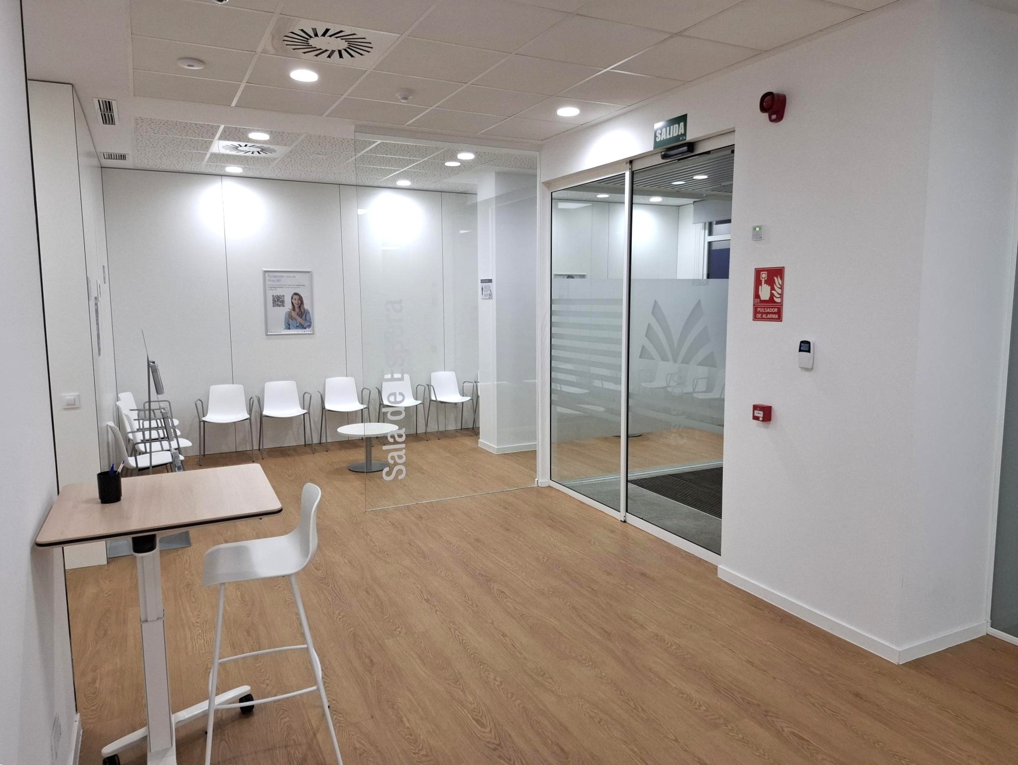 Sala de espera del centro asistencial de Mutua Universal en Aranjuez