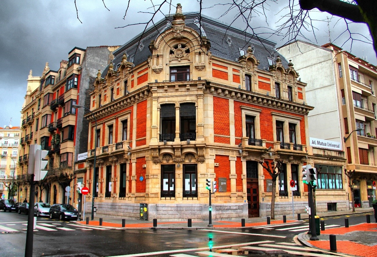 Façade of the Mutua Universal building in Bilbao