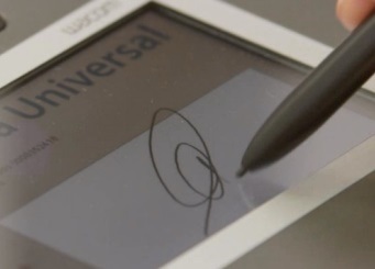 Mutua Universal avanza hacia la Oficina Digital, implantando la firma biométrica en sus centros asistenciales Mutua Universal avanza hacia la Oficina Digital, implantando la firma biométrica en sus centros asistenciales