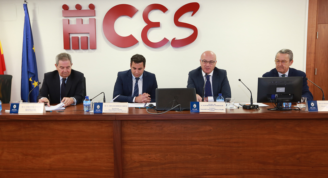 Empresarios y políticos se citan en la I Jornada de Foro Abierto de RSC de la Universidad Católica de Murcia Empresarios y políticos se citan en la I Jornada de Foro Abierto de RSC de la Universidad Católica de Murcia