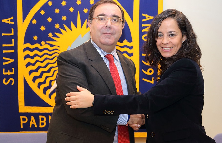 El rector de la Universidad Pablo de Olavide (UPO), Vicente Guzmán Fluja, y la directora provincial en Sevilla de Mutua Universal, Isabel Fernández, firman un convenio de cooperación educativa El rector de la Universidad Pablo de Olavide (UPO), Vicente Guzmán Fluja, y la directora provincial en Sevilla de Mutua Universal, Isabel Fernández, firman un convenio de cooperación educativa