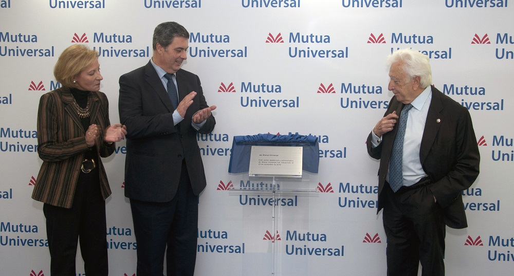 Desubrimiento de la placa centro asistencial barcelona rosselló Mutua Universal Desubrimiento de la placa centro asistencial barcelona rosselló Mutua Universal
