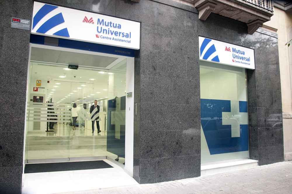 Desubrimiento de la placa centro asistencial barcelona rosselló Mutua Universal Desubrimiento de la placa centro asistencial barcelona rosselló Mutua Universal