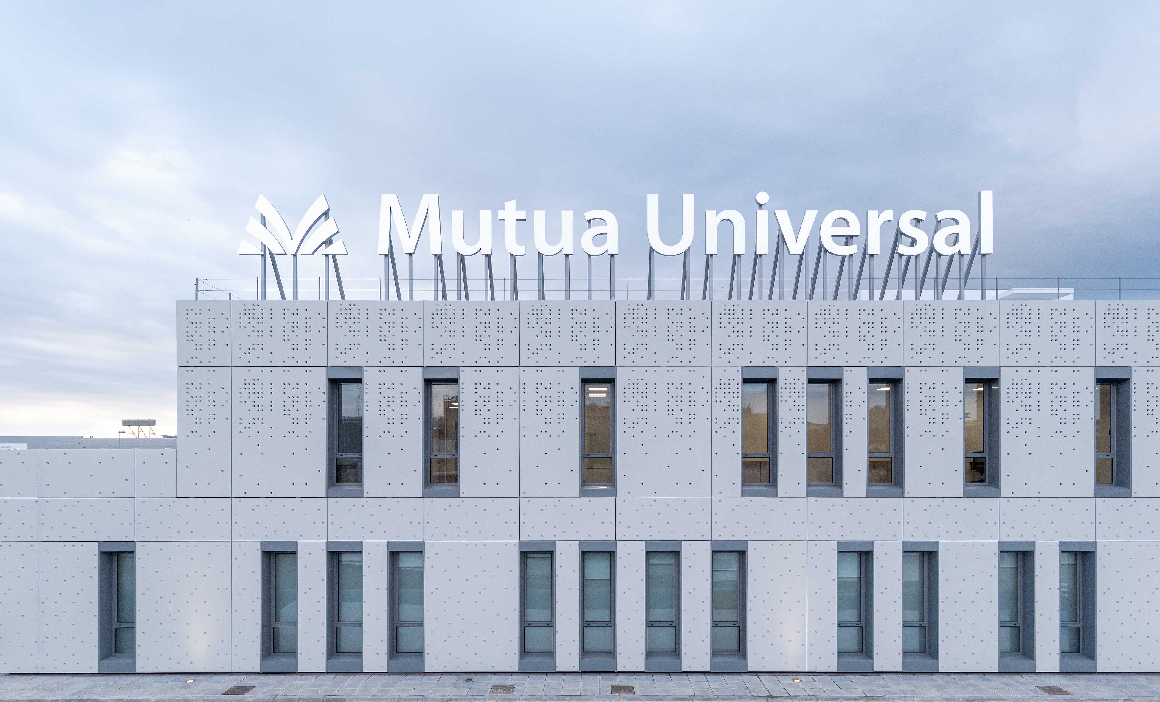 Mutua Universal y Universidad de Deusto colaboran para abordar el impacto de las bajas laborales por salud mental