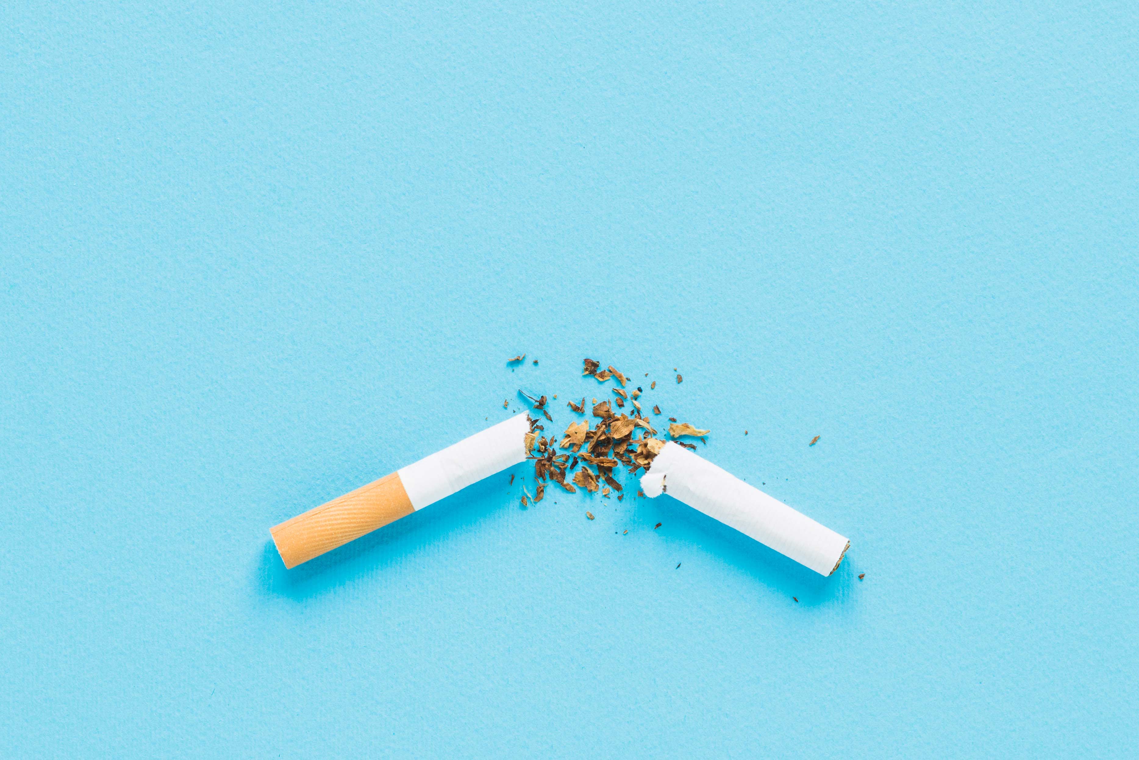 Oíches que o tabaco protexe de contraer a COVID-19?  